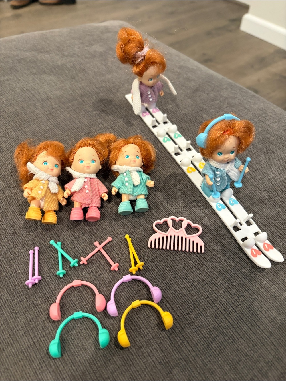 Vintage 1990 Tyco Quints Snowy Fun Playset with Dolls        kids toy toys doll